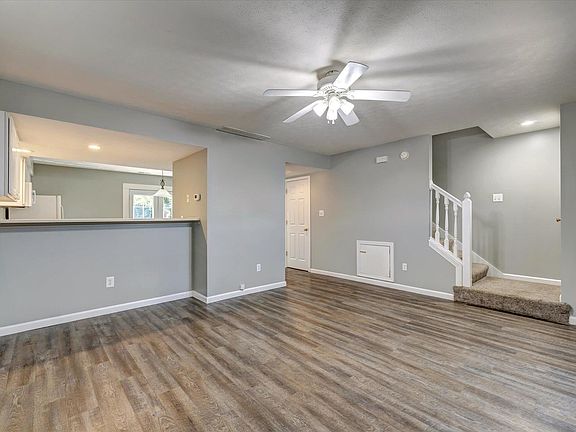 4th image of 3499 S Oaklawn Cir