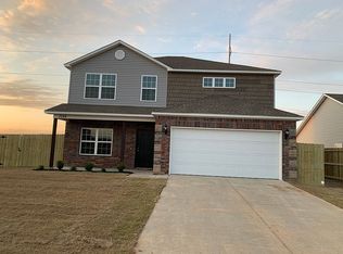 1680 Edinburgh Dr, Centerton, AR 72719