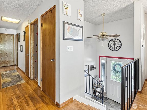 4th image of 2326 Cedar Place