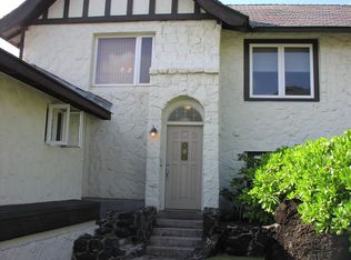 4121 Black Point Rd, Honolulu, HI 96816