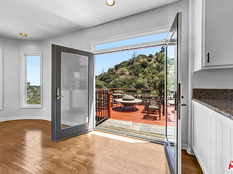 6852 Woody Trl — Photo 14