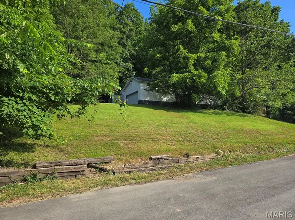 3167 Quiet Forest Dr, Imperial, MO 63052