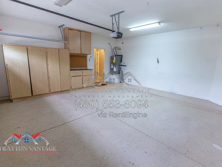 1920 S Hudson Dr — Photo 2