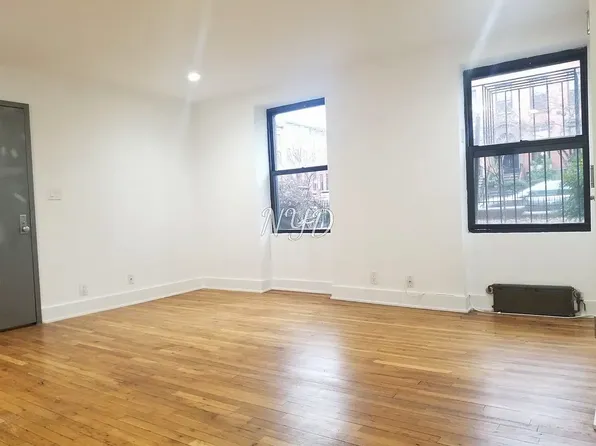 127 Lafayette Avenue image 1 of 5