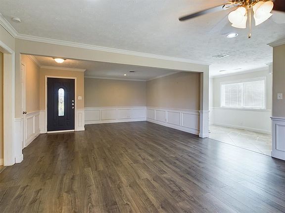 2nd image of 2322 Coryell St