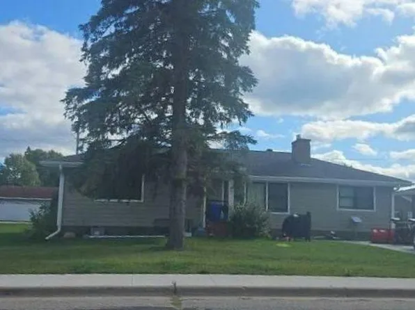 810 5th St S, Virginia, MN 55792