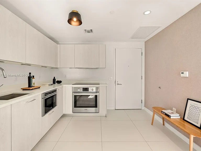 501 NE 31st St #2209 — Photo 9