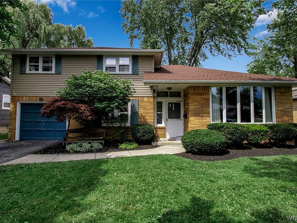 1st image of 220 Forest Hill Dr