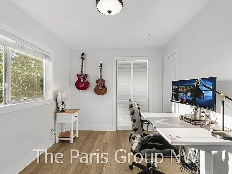 2303 NE 7th St — Photo 12