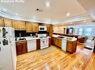 381 Hanover St APT 3, Boston, MA 02113