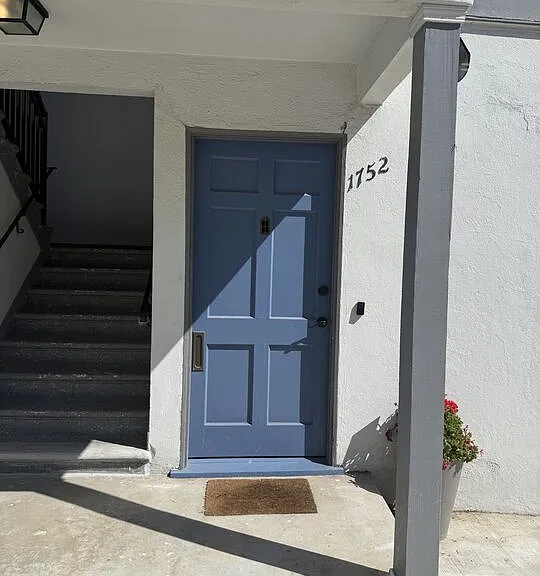 1752 Glendon Ave — Photo 1