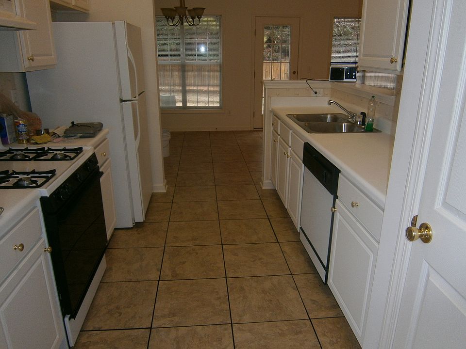 2nd image of 2330 Laurel Pointe Ln