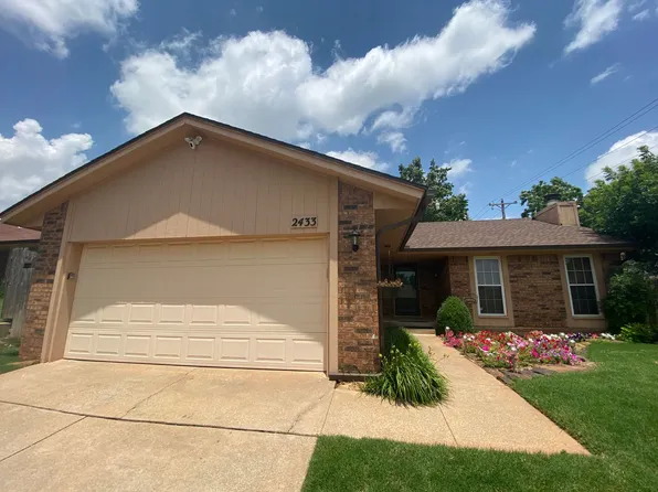 2433 Shady Tree Ln, Edmond, OK 73013