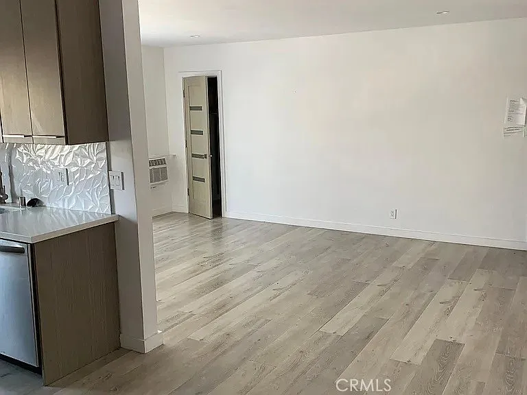 702 S Saint Andrews Pl #1 — Photo 6