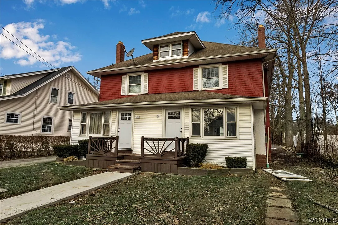 203 Long Ave photo 1