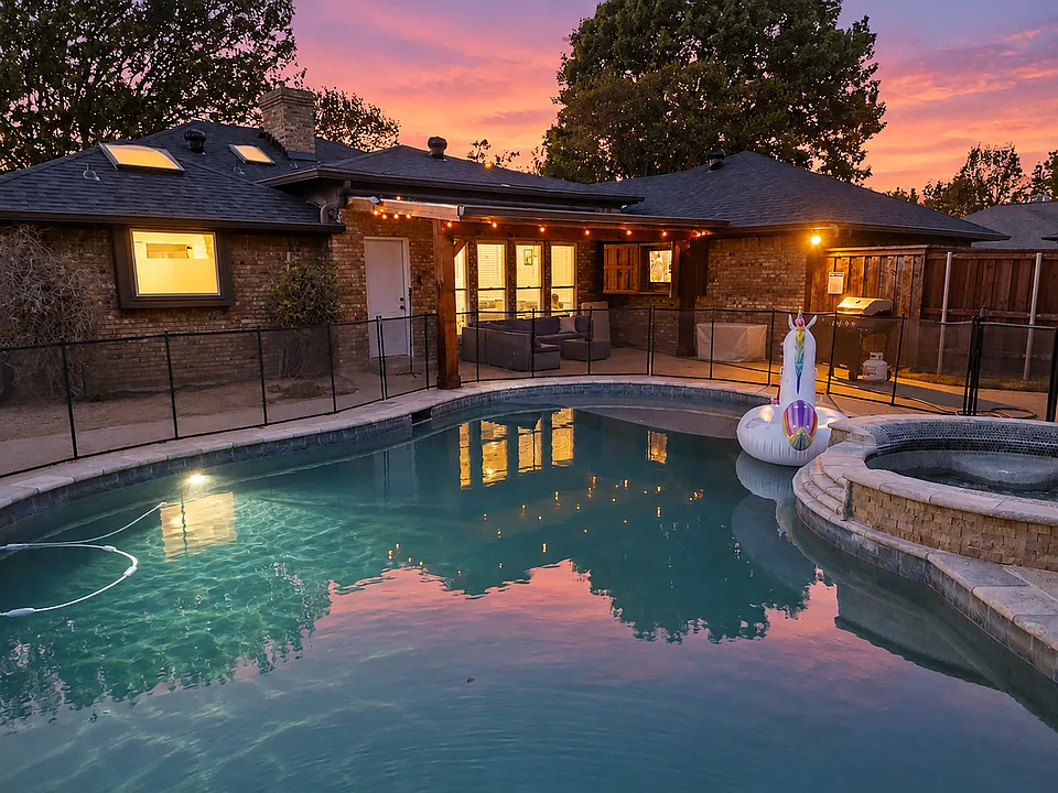 3322 Darby Ln