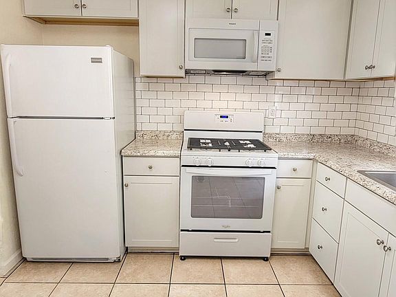 4th image of 442 S 1st Ave APT B