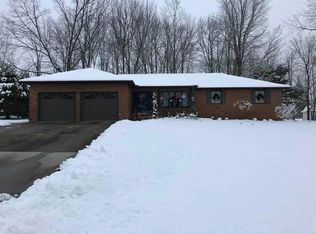 397 Butterfly Ln, Hermitage, PA 16148