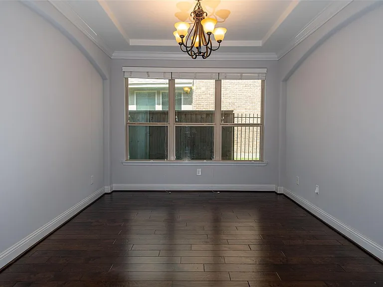 7 Whispering Thicket Pl — Photo 11
