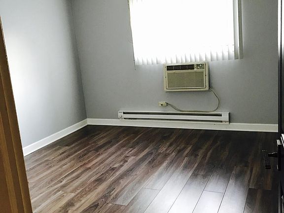 5th image of 459 E Spruce Dr