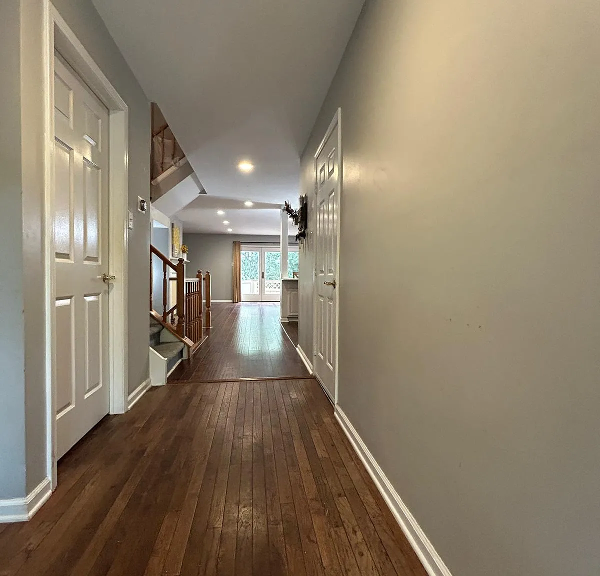 4 bed, 2.5 bath, 2446 sqft, $3,750 — Photo 2