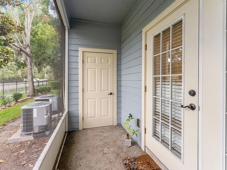 2980 SW 35th Pl #101 — Photo 17