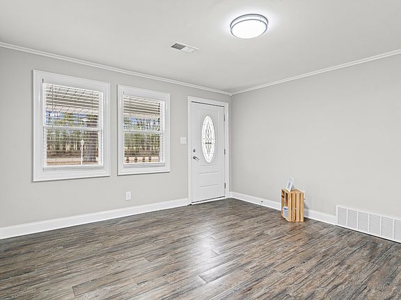 2nd image of 10464 E Holmes Rd
