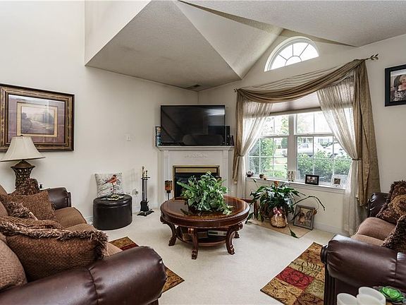 3rd image of 4688 Twin Hickory Lake Dr #4688