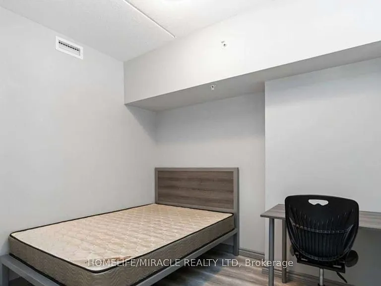 275 Larch St E #407A — Photo 4