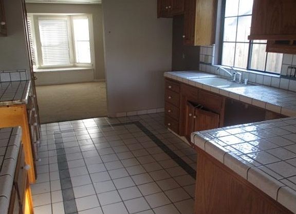 5th image of 1416 E Vine Ct