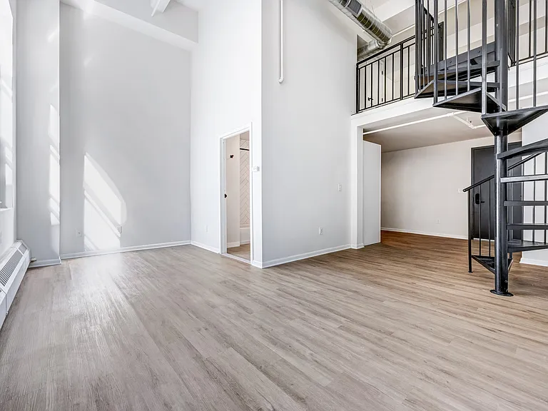 Welcome to Luckey Platt, where modern design meets spacious living. Enjoy high ceilings, abundant natural light, and contemporary finishes that elevate your lifestyle. Don't miss your chance to make this stunning space your new homeschedule a tour today!