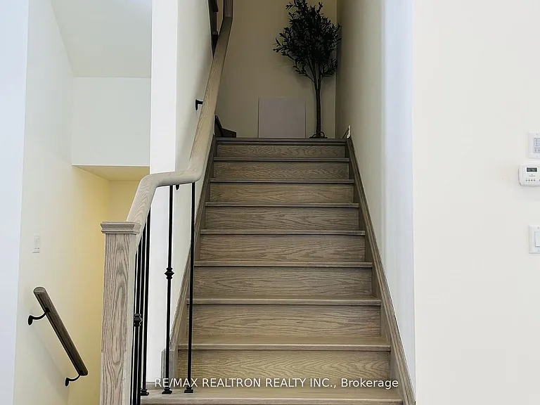 1136 Wilmington Ave — Photo 20