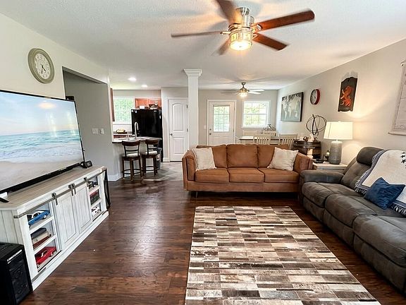 4th image of 4835 Cameron Rd