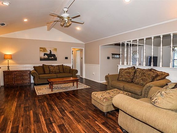 5th image of 225 Manana Dr
