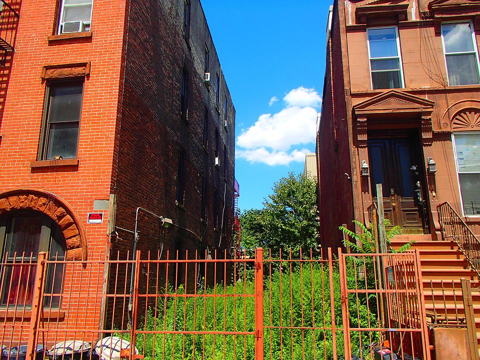 1st image of 1151 Pacific St