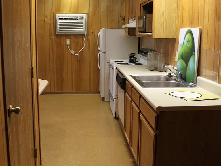 Crestview Apartments — Photo 38