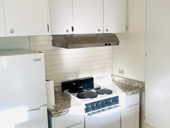 5th image of 754 Ekela Ave APT 306