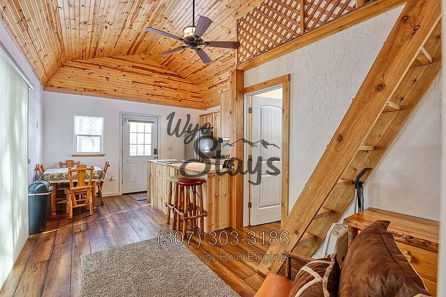 1 bed, 1.0 bath, $1,200 — Photo 3