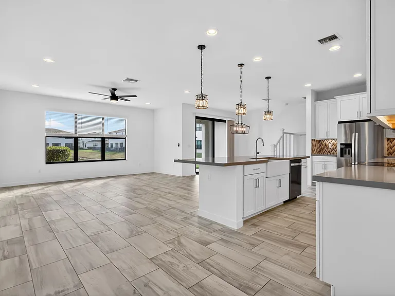 8792 Antarus Dr — Photo 4