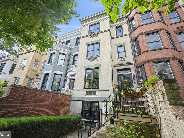 1450 Harvard St NW #B — Photo 1