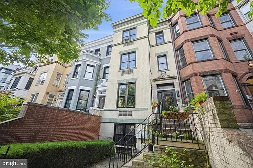 1450 Harvard St NW #B Photo 1