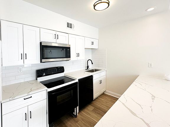 2nd image of 2747-2749 Armand Pl #1F
