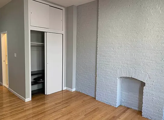 Rented by Salon Realty Corp | media 5