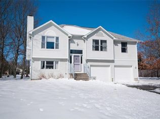 9 Jasmine Ln, Johnston, RI 02919