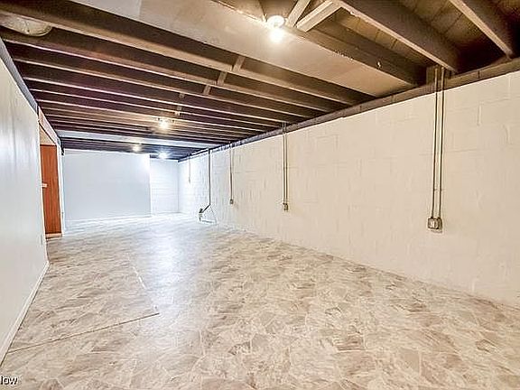 2nd image of 5134 Harmony Ln