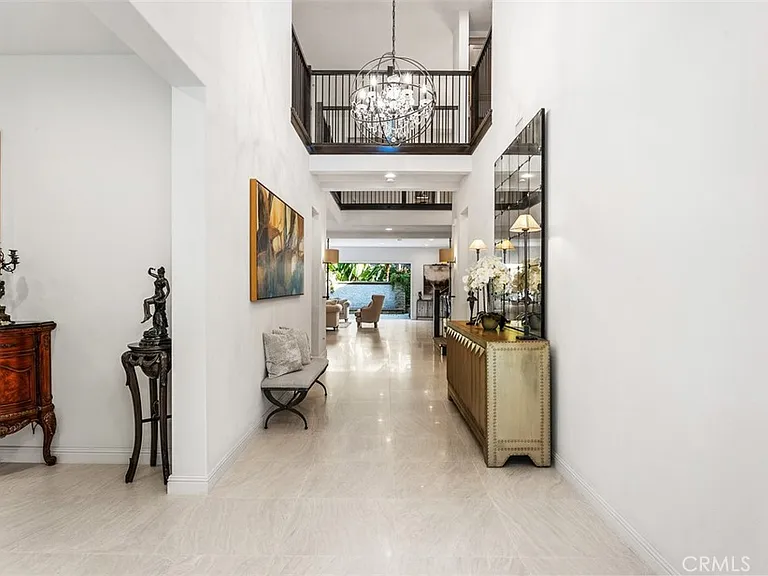 118 Iron Gate — Photo 12