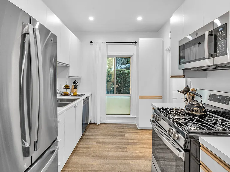 8700 Bonner Dr — Photo 7