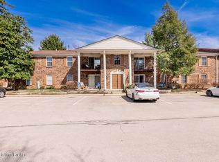 307 Logsdon Ct, Douglass Hills, KY 40243