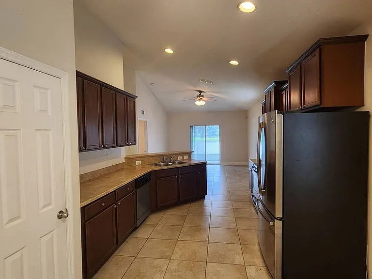 5352 Talbot Blvd — Photo 11