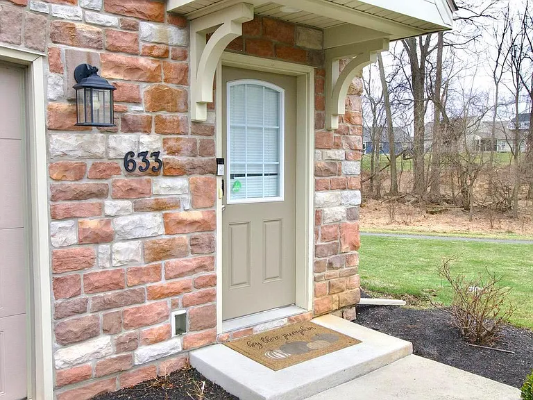 633 Keswick Ct — Photo 3